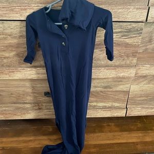 Lou Lou & Company Newborn knotted gown with hat